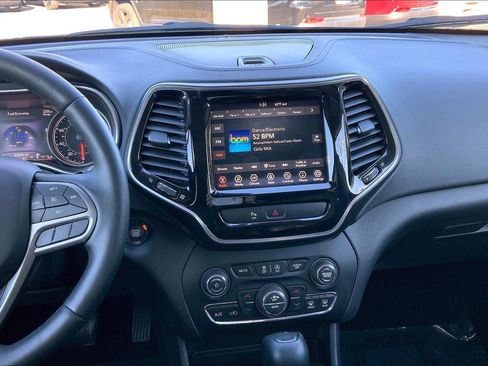 Used 2019 Jeep Cherokee Limited image 6