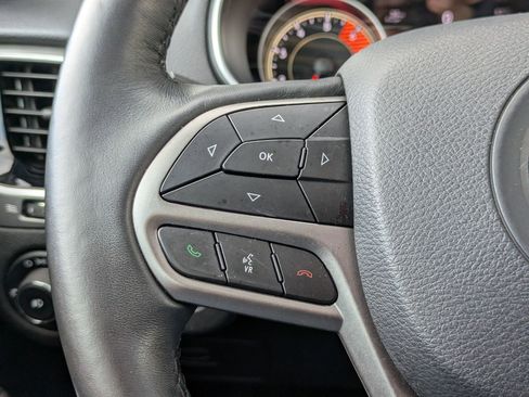 Used 2019 Jeep Cherokee Limited image 14