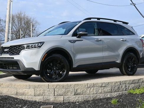 Used 2022 Kia Sorento S w/ Panoramic Sunroof Package image 1