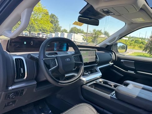 Certified 2025 Ford Expedition Max Platinum AWD/4WD image 7