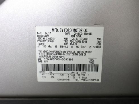 Used 2017 Ford Explorer XLT image 37