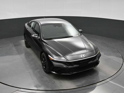 New 2026 Hyundai Elantra Sport FWD image 23
