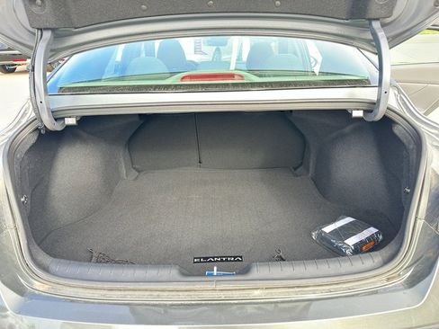 Certified 2024 Hyundai Elantra SEL w/ Convenience Package image 37