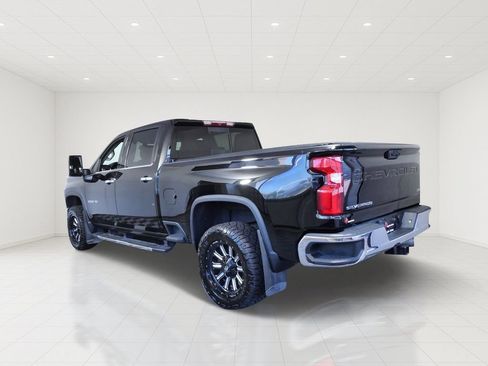 Used 2023 Chevrolet Silverado 2500 LTZ AWD/4WD image 4