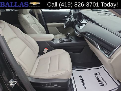 Certified 2023 Cadillac XT4 Premium Luxury AWD/4WD image 28
