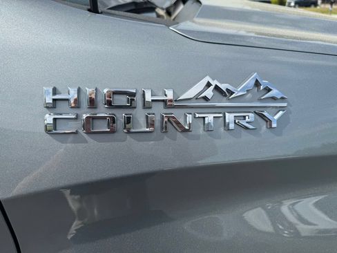 Certified 2025 Chevrolet Silverado 1500 High Country w/ Technology Package AWD/4WD image 10