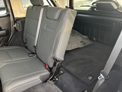 Used 2024 Jeep Wrangler Sport S image 33