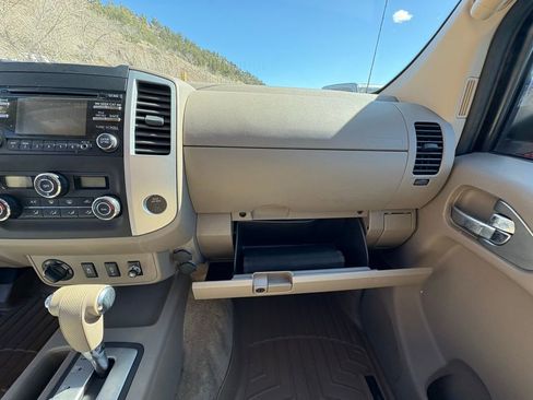 Used 2013 Nissan Frontier SV w/ SV Value Truck Pkg image 21