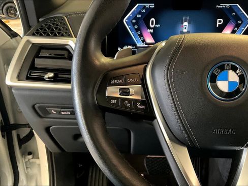 Used 2025 BMW X5 xDrive50e AWD/4WD image 23