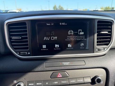 Used 2020 Kia Sportage LX AWD/4WD image 16