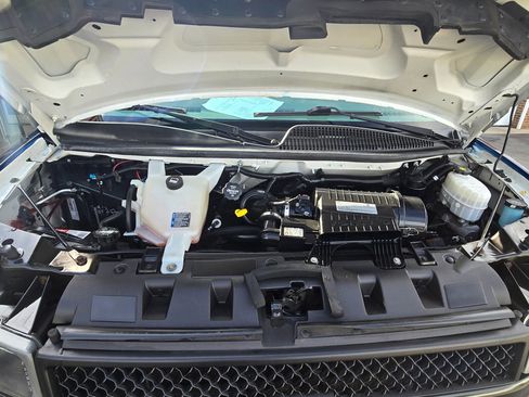 Used 2018 Chevrolet Express 3500 w/ Power Convenience Package RWD image 30