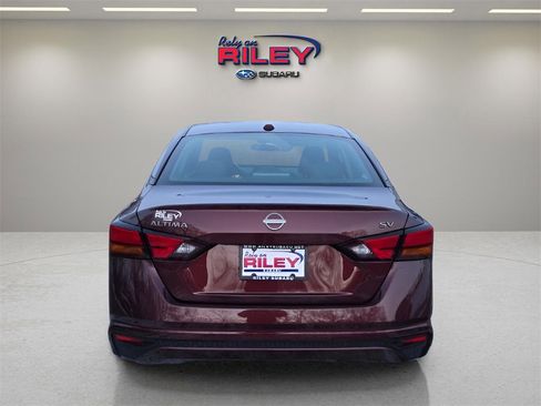 Used 2024 Nissan Altima 2.5 SV image 4