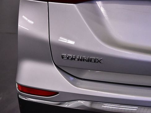 Used 2019 Chevrolet Equinox LT FWD image 10