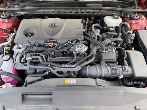 Used 2025 Toyota Camry LE w/ Convenience Package image 30