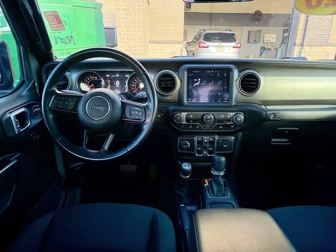 Used 2020 Jeep Gladiator Sport w/ Quick Order Package 24S AWD/4WD image 19