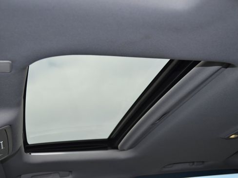 Used 2017 Chevrolet Silverado 1500 High Country image 26