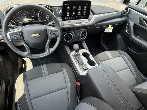 New 2025 Chevrolet Blazer LT image 34