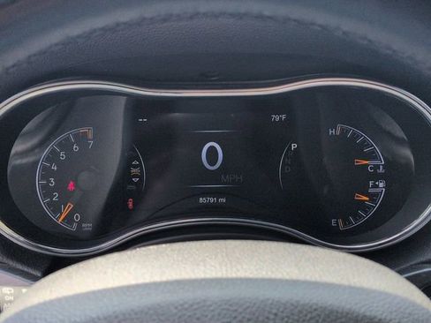 Used 2018 Jeep Grand Cherokee Limited AWD/4WD image 16