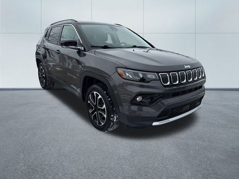 Certified 2022 Jeep Compass Limited image 9