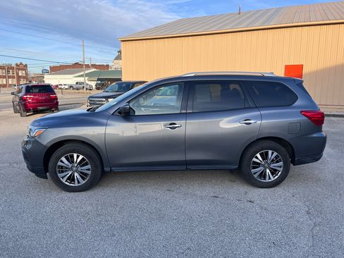 Used 2019 Nissan Pathfinder S image 6