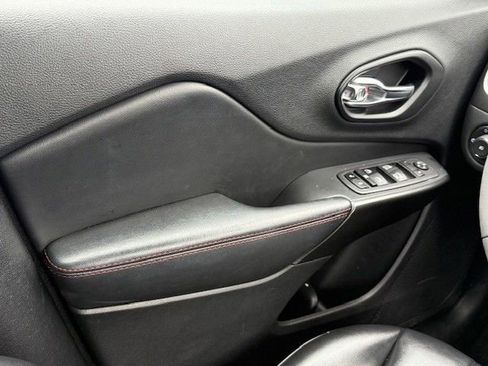 Used 2022 Jeep Cherokee Trailhawk w/ Sun, Sound & Nav Group image 32