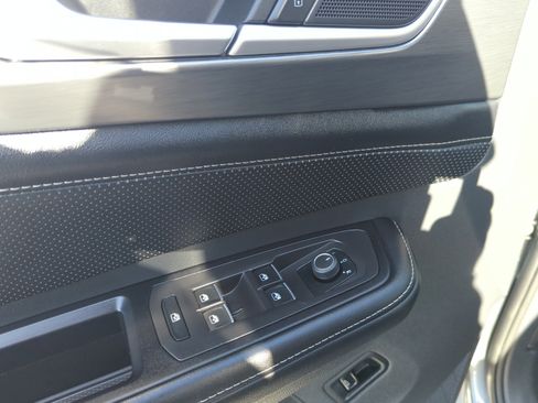 Certified 2024 Volkswagen Atlas Cross Sport SE image 13