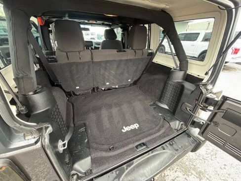 Used 2014 Jeep Wrangler Unlimited Sport w/ Quick Order Package 24S AWD/4WD image 17