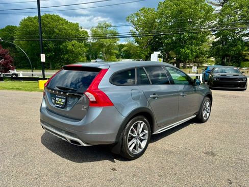 Used 2018 Volvo V60 T5 Cross Country w/ Convenience Package AWD/4WD image 6