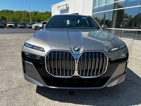 New 2026 BMW 740i w/ Executive Package image 2