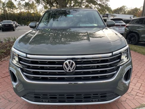 New 2026 Volkswagen Atlas SE image 2