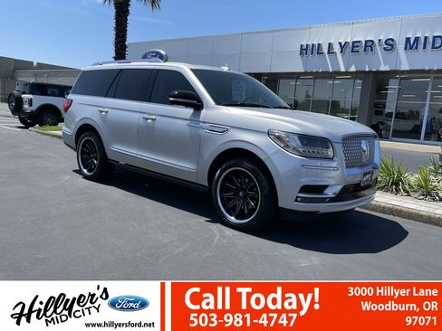 Used 2019 Lincoln Navigator Select AWD/4WD image 1