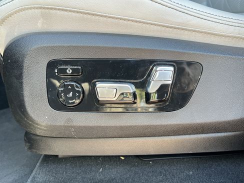 Certified 2024 BMW X7 xDrive40i w/ Premium Package AWD/4WD image 39