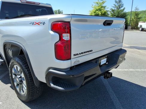 Certified 2022 Chevrolet Silverado 2500 Custom w/ Infotainment Package AWD/4WD image 14