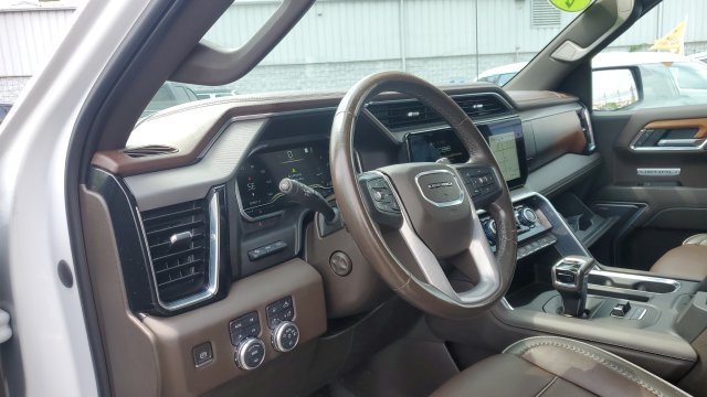 Used 2022 GMC Sierra 1500 Denali w/ Denali Reserve Package AWD/4WD image 10