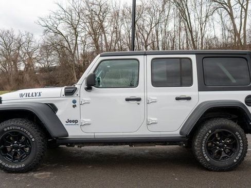 Used 2023 Jeep Wrangler Unlimited w/ Cold Weather Group AWD/4WD image 9