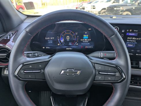 Used 2025 Chevrolet Equinox RS FWD image 24