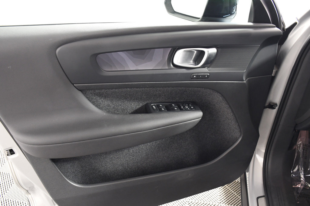 Used 2023 Volvo C40 P8 Recharge Plus AWD/4WD image 14