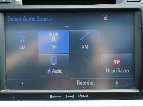 Used 2016 Toyota Highlander XLE AWD/4WD image 23