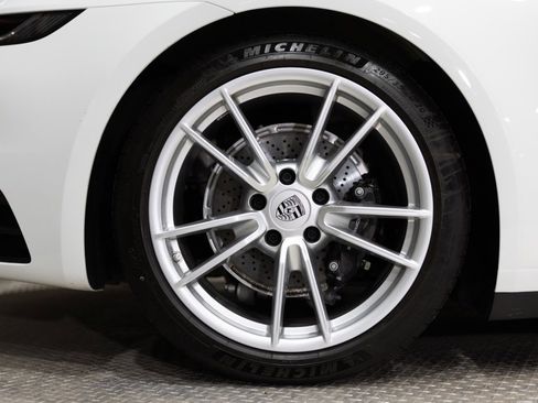 Used 2024 Porsche 911 Carrera image 25