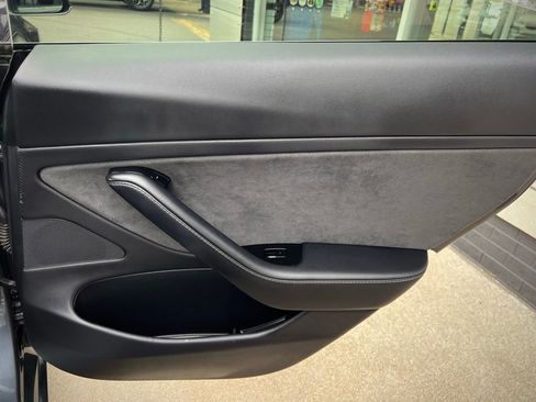 Used 2018 Tesla Model 3 Long Range image 23