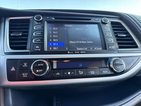 Used 2019 Toyota Highlander Limited image 20