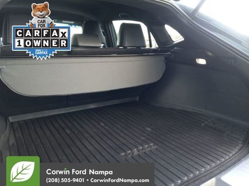 Used 2023 Toyota Venza XLE image 29