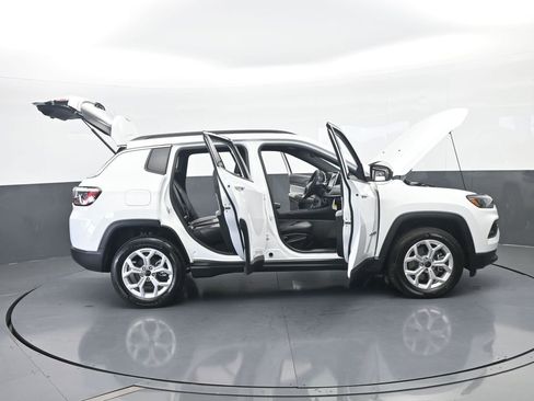 New 2026 Jeep Compass Latitude image 69