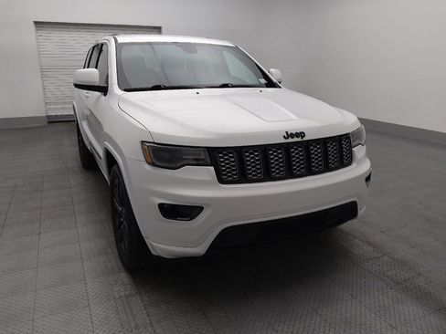 Used 2022 Jeep Grand Cherokee Laredo X image 14