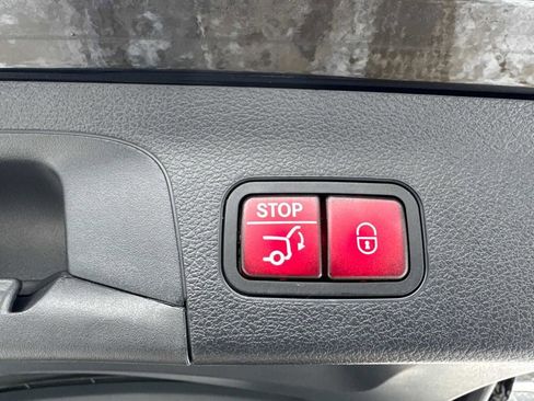 Certified 2025 Mercedes-Benz GLS 450 4MATIC image 8