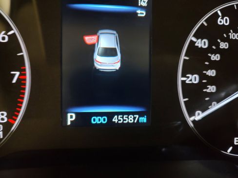 Used 2024 Toyota Corolla LE image 6