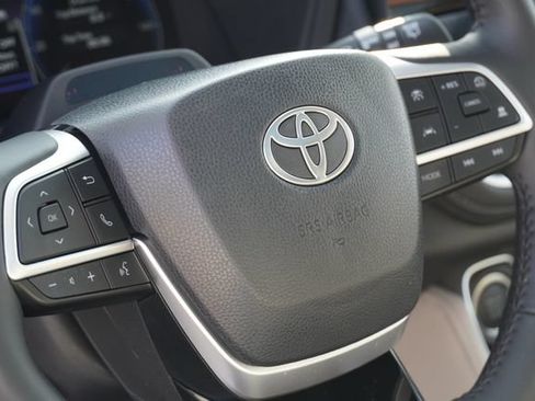 Used 2026 Toyota Grand Highlander AWD image 33