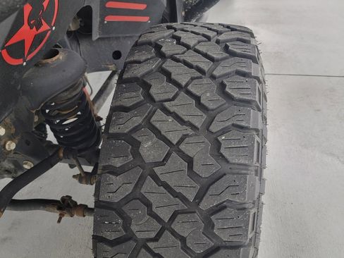 Used 2018 Jeep Wrangler Unlimited Rubicon w/ Connectivity Group image 14