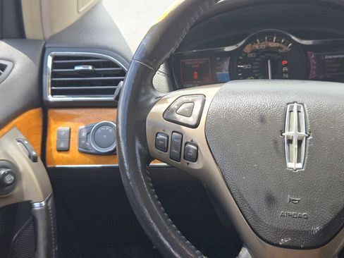 Used 2011 Lincoln MKX 2WD w/ 101A Rapid Spec Order Code image 17