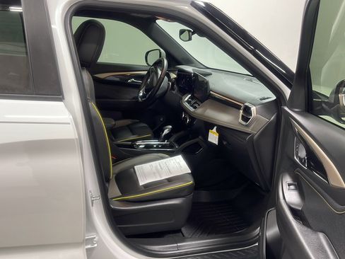 Used 2025 Chevrolet TrailBlazer ACTIV w/ Convenience Package AWD/4WD image 23